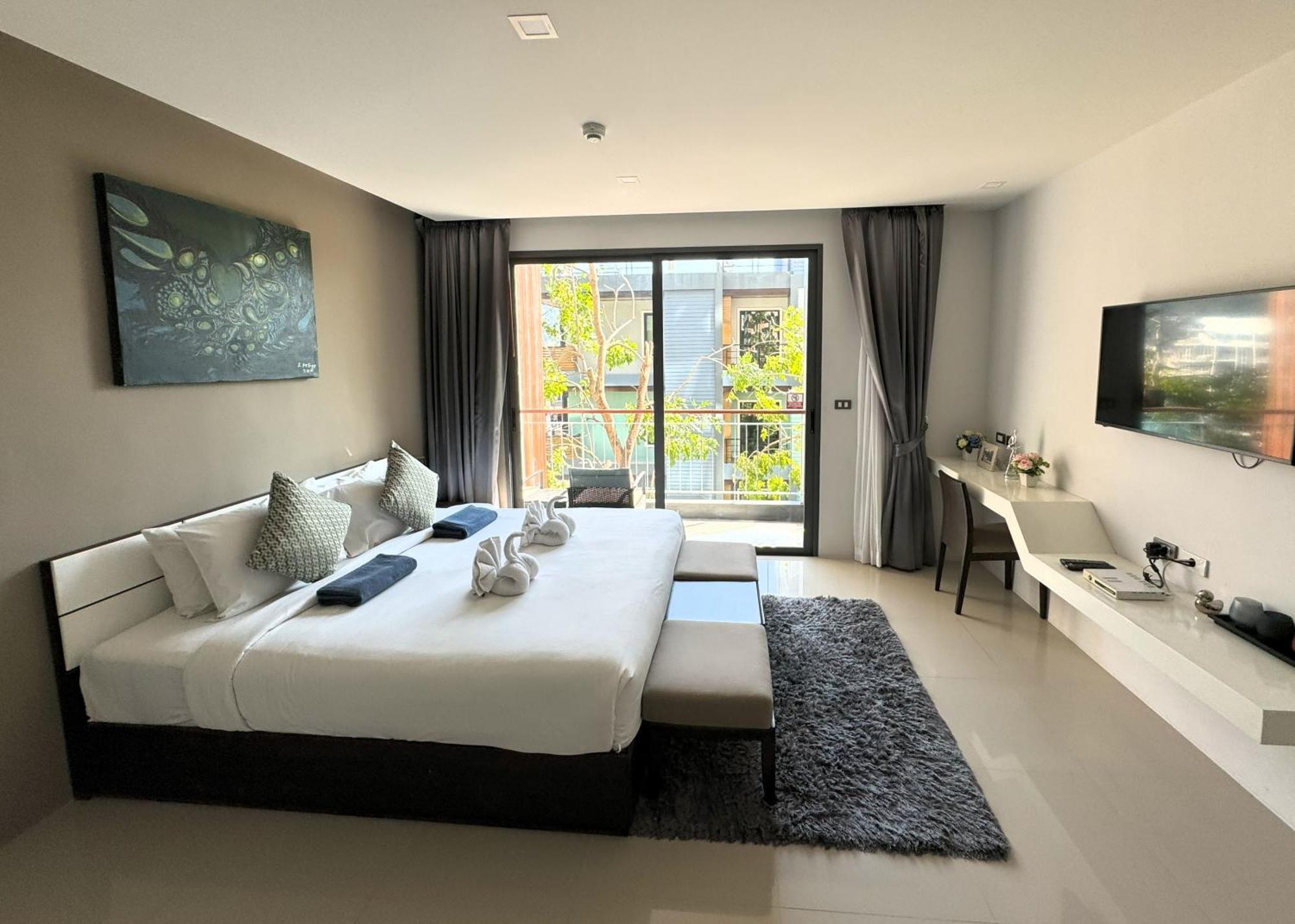 Private Apartment At Emerald Terrace Patong Eksteriør billede