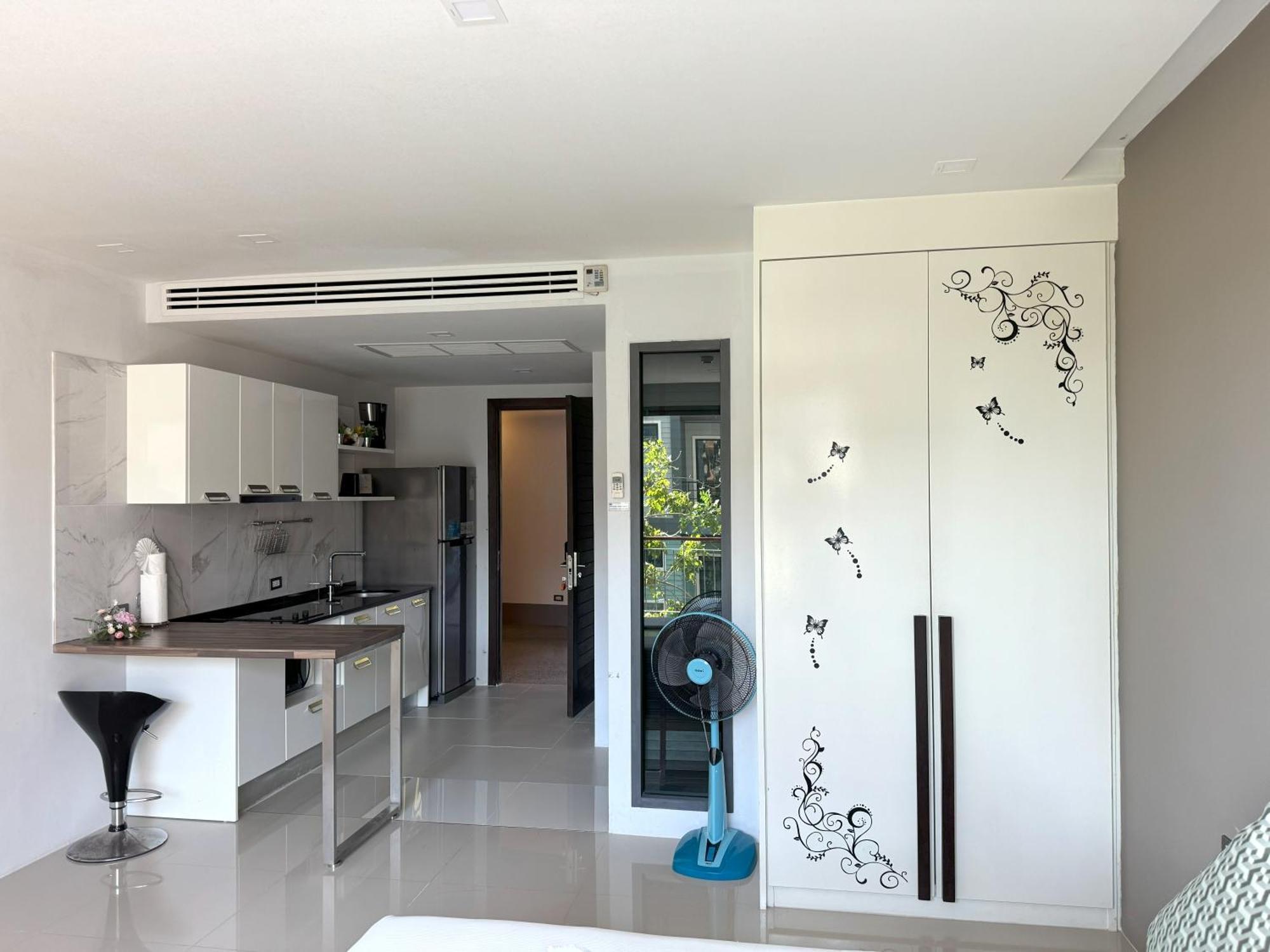 Private Apartment At Emerald Terrace Patong Eksteriør billede