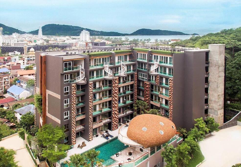 Private Apartment At Emerald Terrace Patong Eksteriør billede