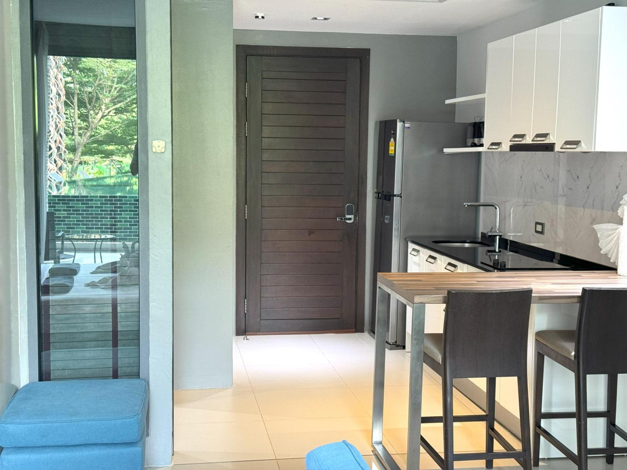 Private Apartment At Emerald Terrace Patong Eksteriør billede