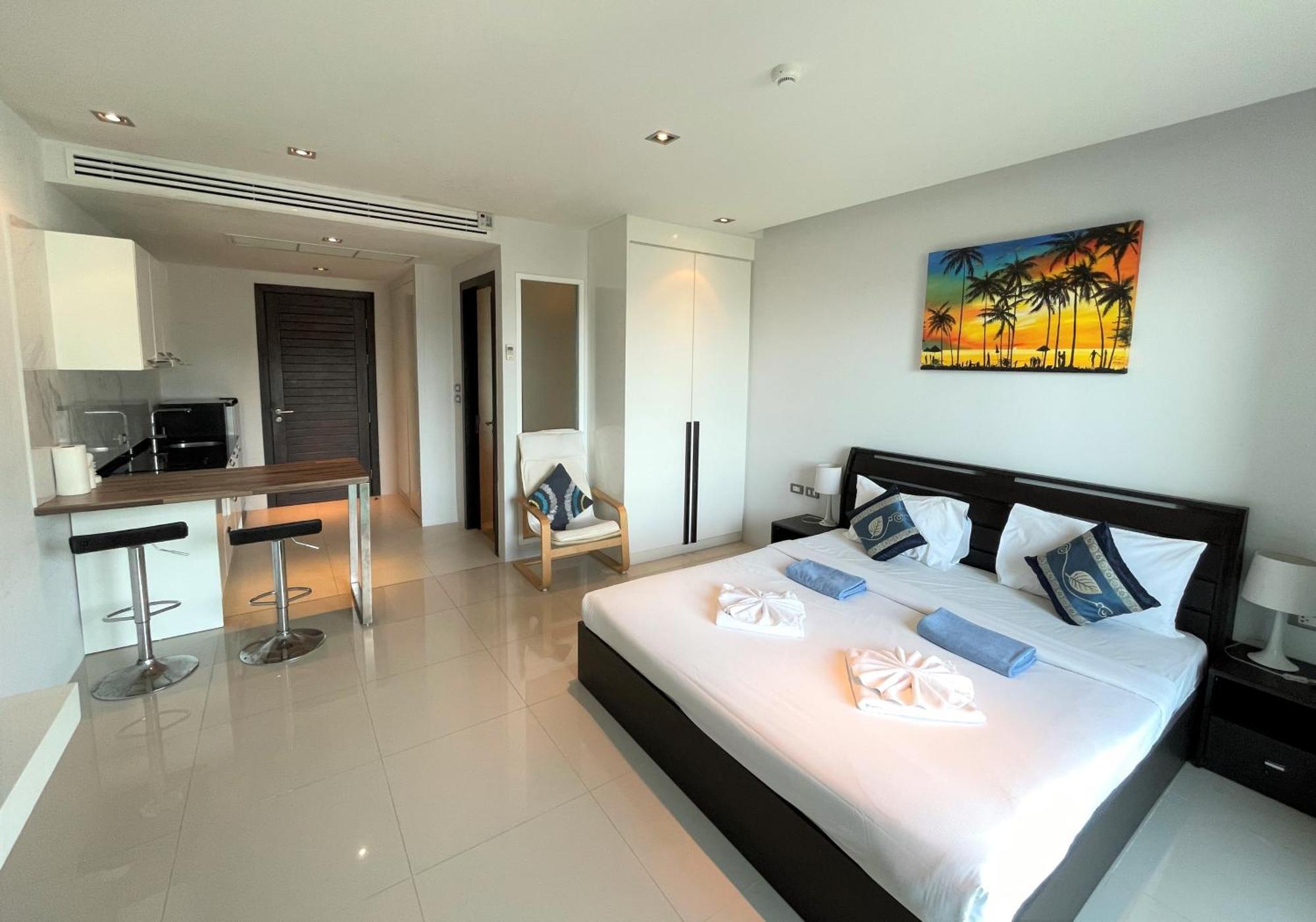Private Apartment At Emerald Terrace Patong Eksteriør billede