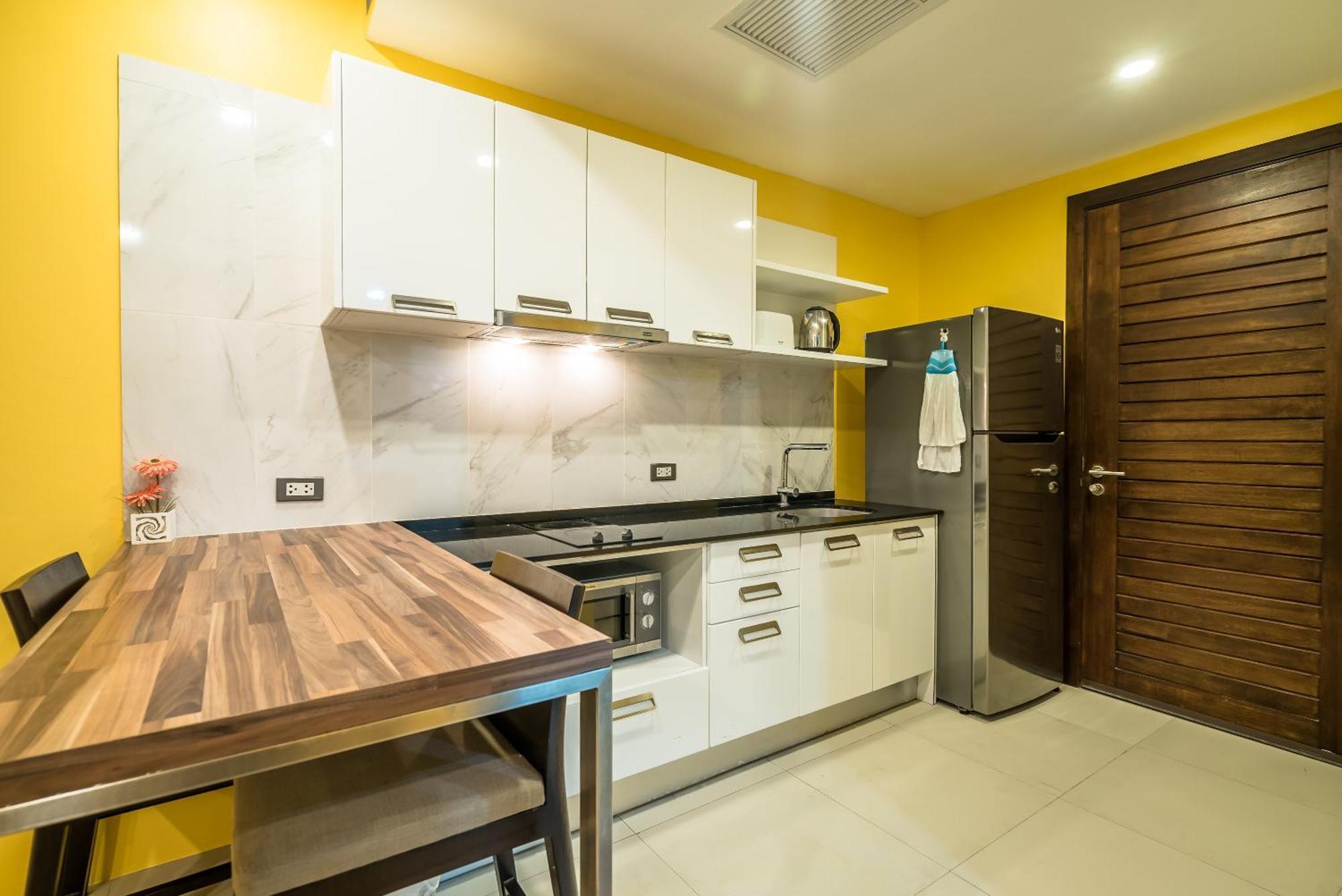 Private Apartment At Emerald Terrace Patong Eksteriør billede