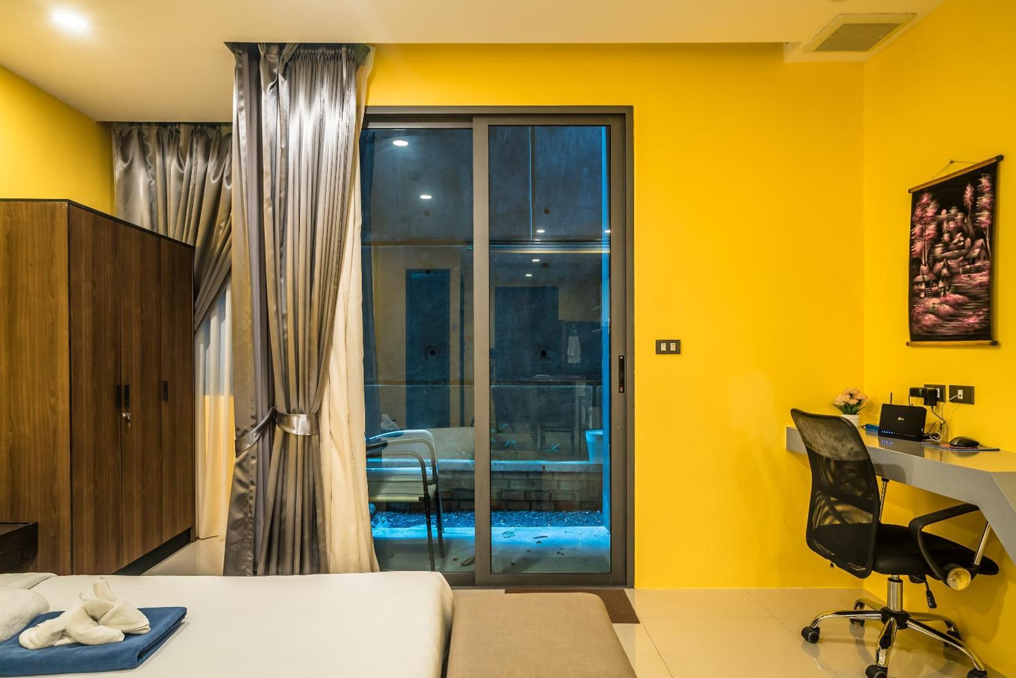 Private Apartment At Emerald Terrace Patong Eksteriør billede