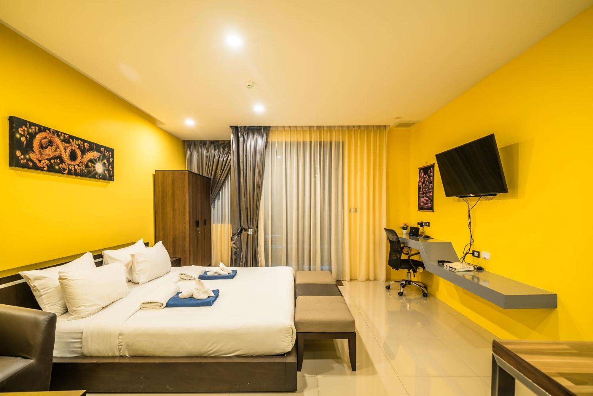 Private Apartment At Emerald Terrace Patong Eksteriør billede