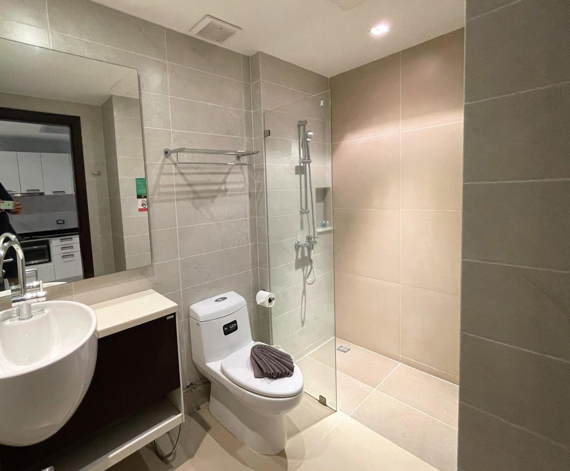 Private Apartment At Emerald Terrace Patong Eksteriør billede